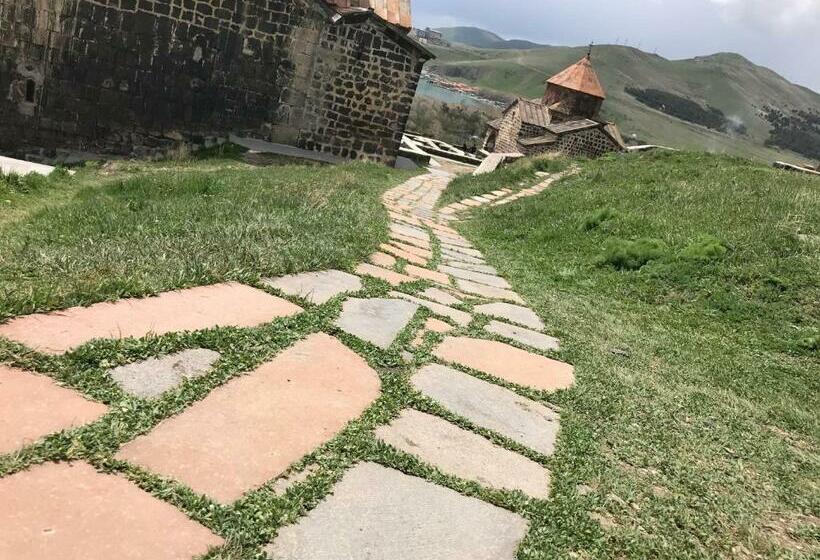 سوییت, Armenia Vansevan