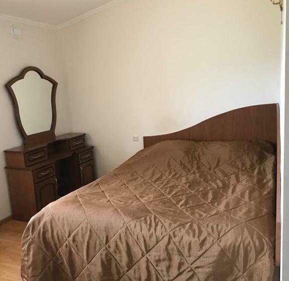 اتاق لوکس, Armenia Vansevan