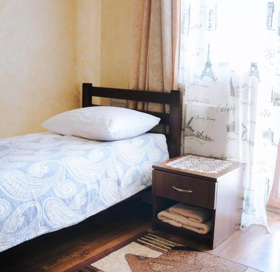 标准单人间, Filvarok