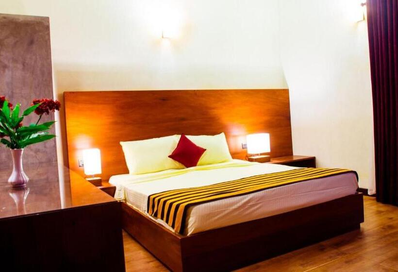 Семейный Номер, Roshara Nalla