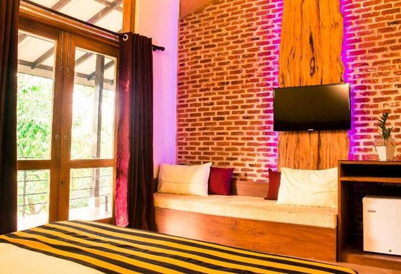 ファミリールーム, Roshara Nalla