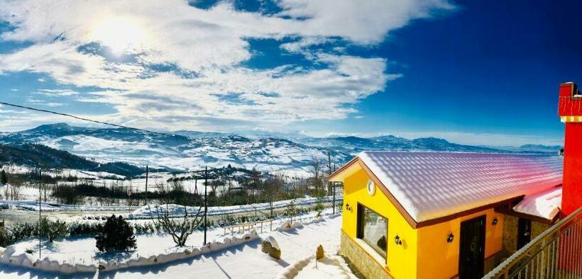 חדר סטנדרט לשלושה עם נוף לגינה, Villa Aurora