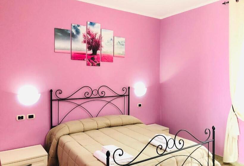 חדר לארבעה סטנדרטי עם מרפסת, Villa Aurora