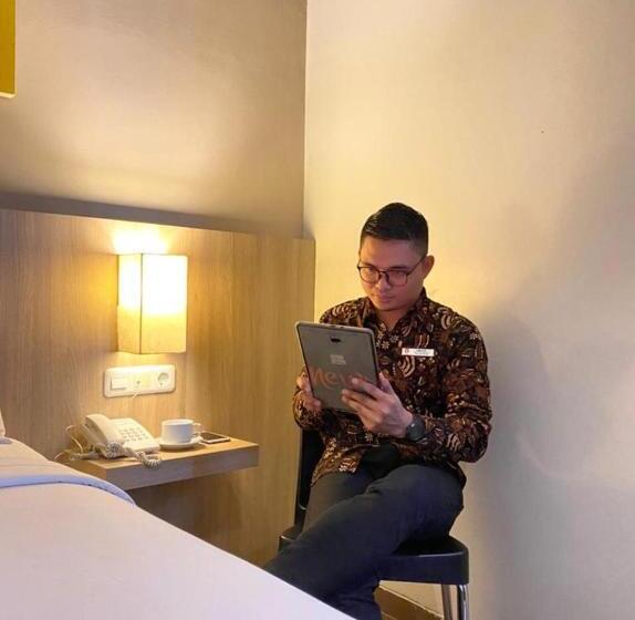חדר סופריור, News Hotel Waru Sidoarjo