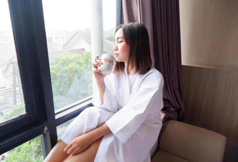 חדר סופריור, News Hotel Waru Sidoarjo