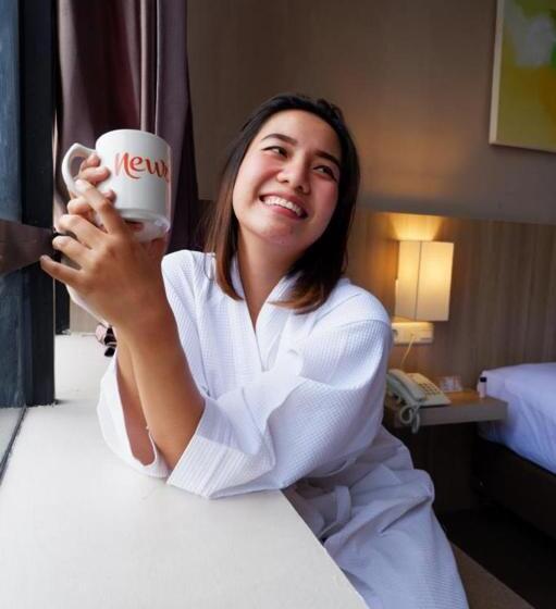 חדר סופריור, News Hotel Waru Sidoarjo