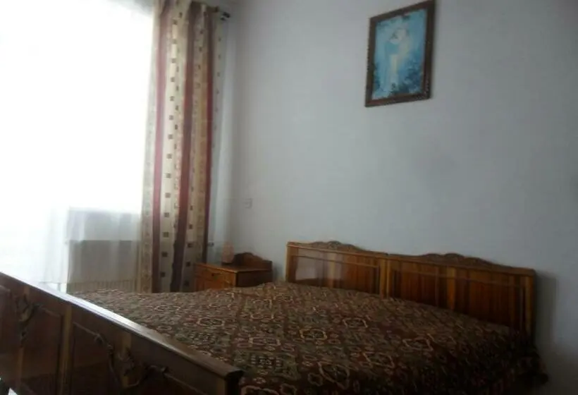 ファミリールーム, Hostynna Sadyba