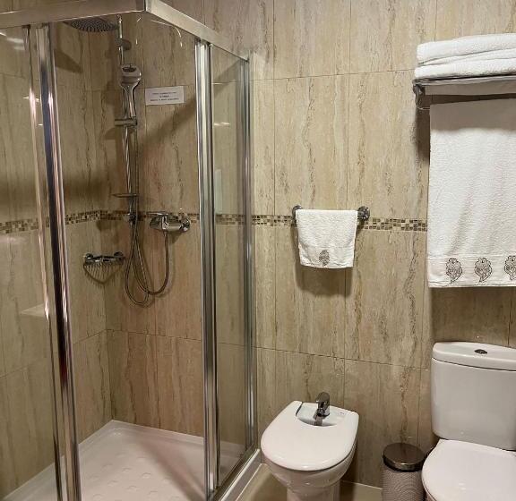 חדר סטנדרט לשלושה עם מרפסת, Pensiunea Perla Martiniei Nsd