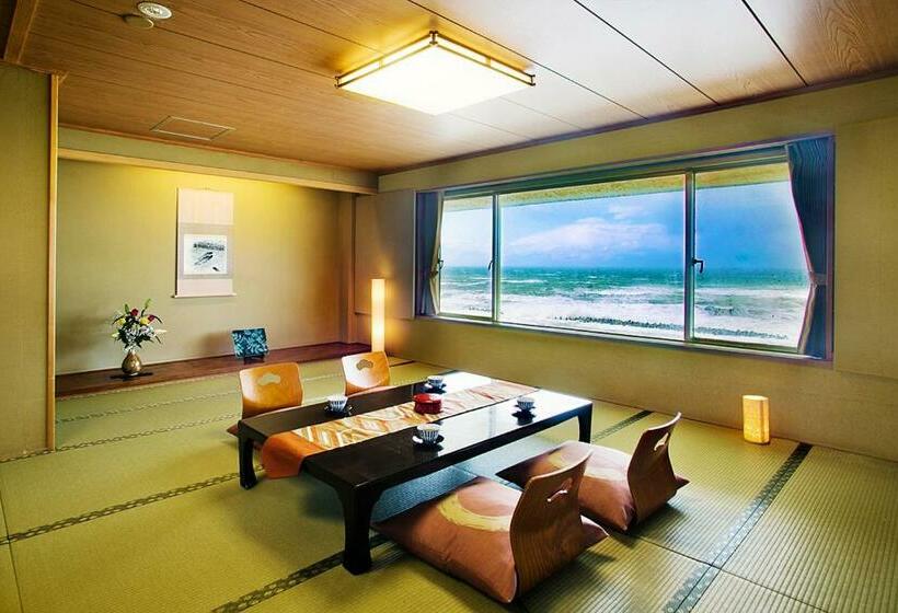 חדר דלוקס לארבעה, Senami View