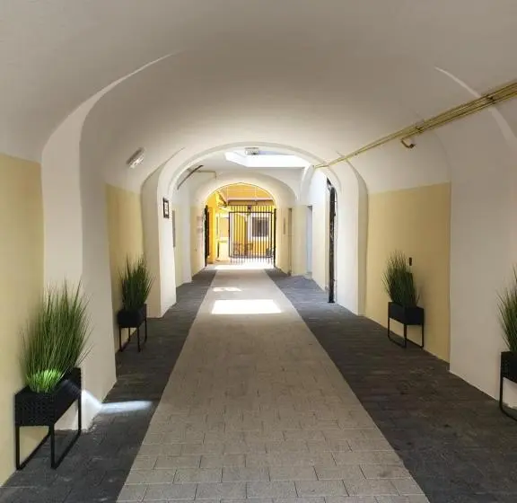 آپارتمان 2 خوابه, Minidorms In Heart Of City Center