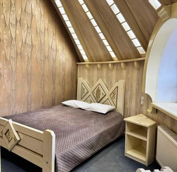 スタンダードルーム, Veles