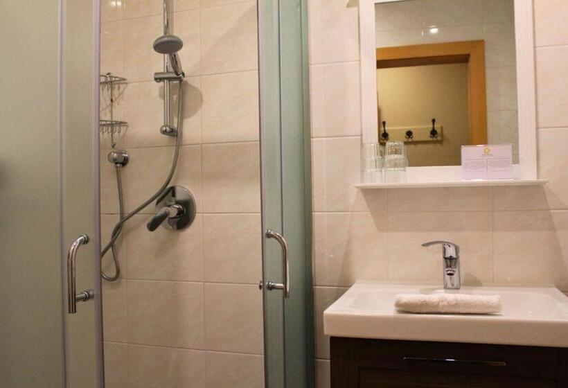 Четырехместный Номер Стандарт с Балконом, Gasthof Alpensport