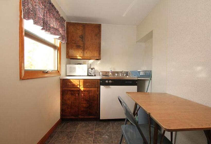 디럭스 룸, Dolphyn Motel