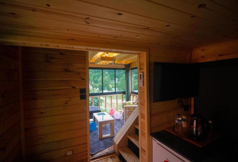 بانگلوی سوپریور, Efulim Apart