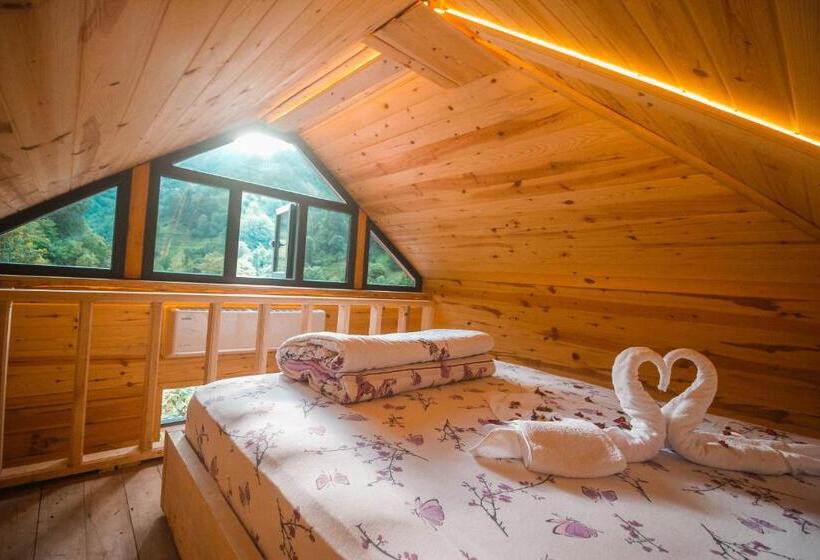 بانگلوی سوپریور, Efulim Apart