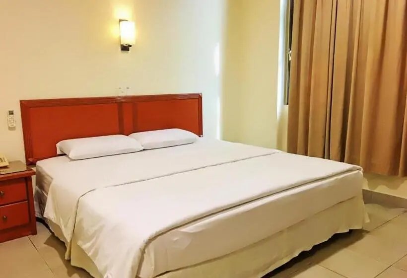 キングサイズベッドのデラックスルーム, Harbour View Hotel Sekinchan