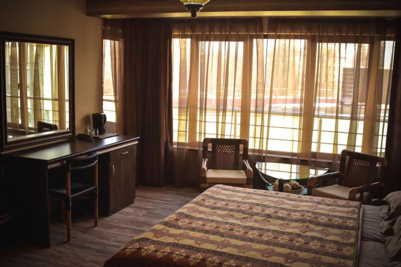 إستديو قياسى مزود بشرفة, Africa