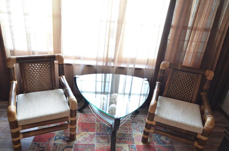 إستديو قياسى مزود بشرفة, Africa