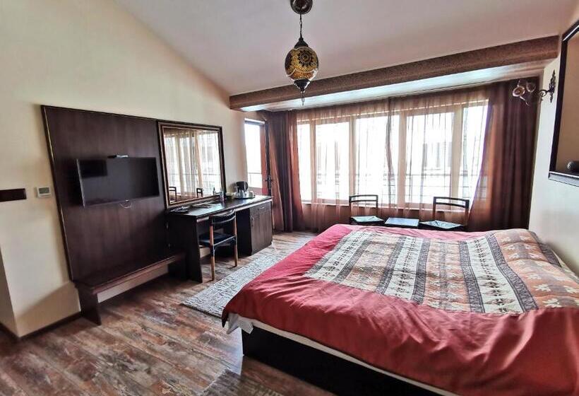 إستديو قياسى مزود بشرفة, Africa