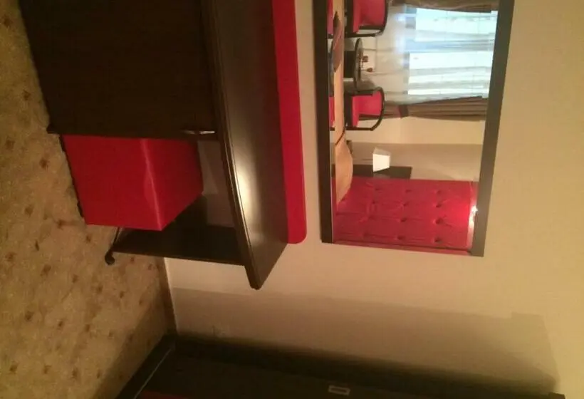 Standard Yhden Hengen Huone, Fiama