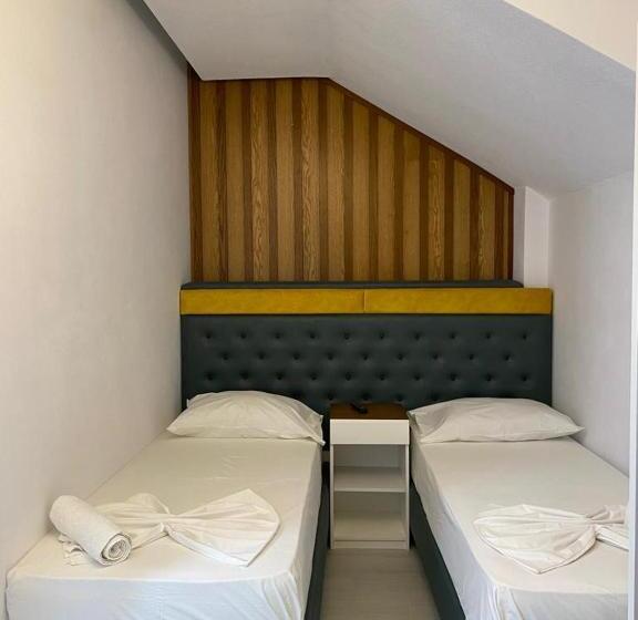 סוויטה משפחתית, Kristal Borsh