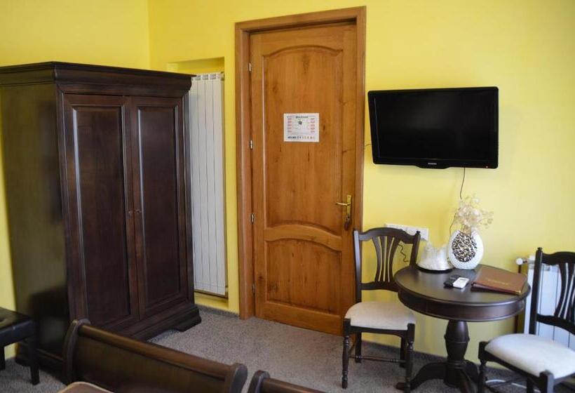 デラックスルーム, Pensiunea Koruna