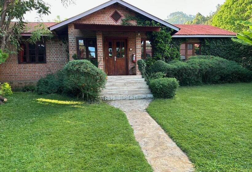 کلبه ییلاقی, Swiss Farm Cottage