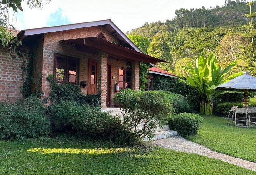 کلبه ییلاقی, Swiss Farm Cottage