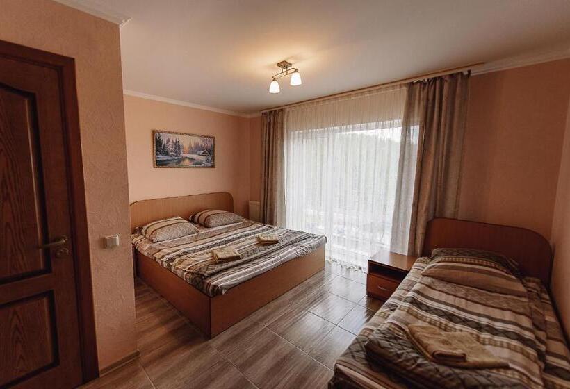 اتاق استاندارد سه نفره, Toga