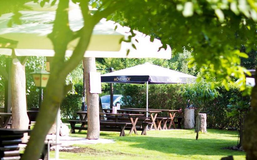 Standard Kolmen Hengen Huone, Aprico