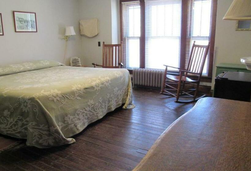 Стандартный Номер Кровать Кинг, Lakeside Inn