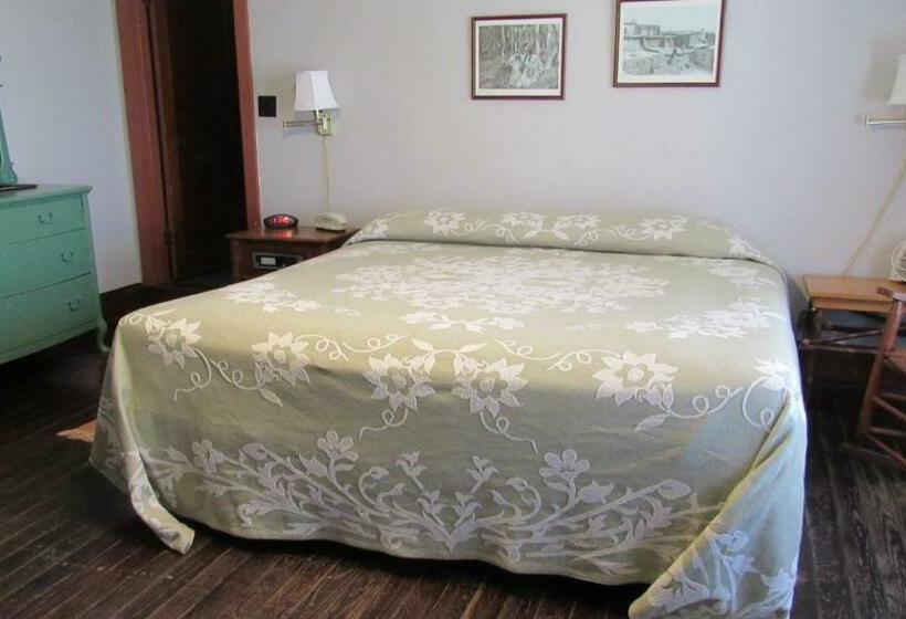 带大床的标准间, Lakeside Inn