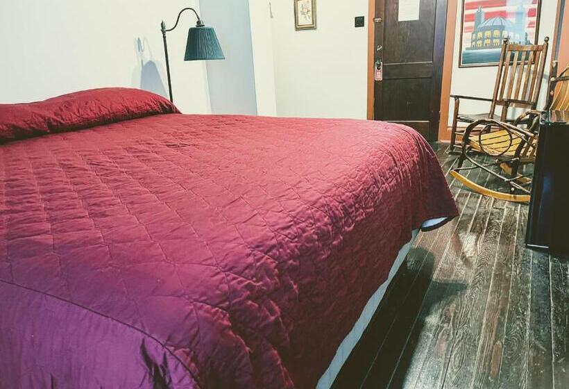 带大床的标准间, Lakeside Inn