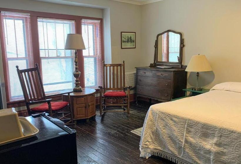 带大床的标准间, Lakeside Inn