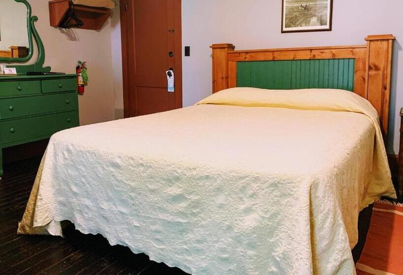 标准间, Lakeside Inn