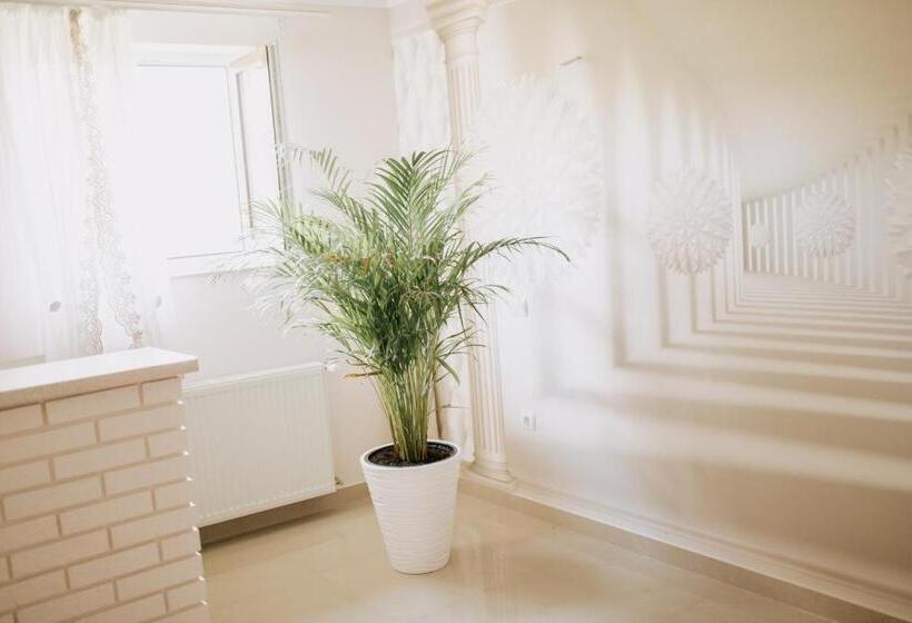 Люкс, готель спа еліт