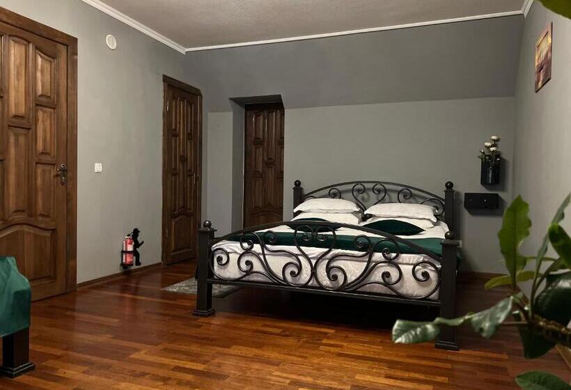 패밀리 룸, кузня міні готель