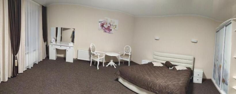 Family Suite, орхідея