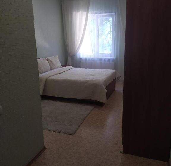 اتاق اکونومی, Acapulco