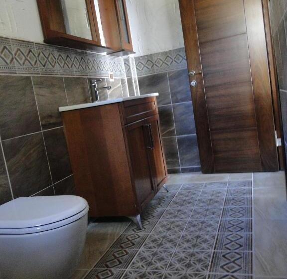 4인용 스탠다드 룸, The Stone Castle Boutique