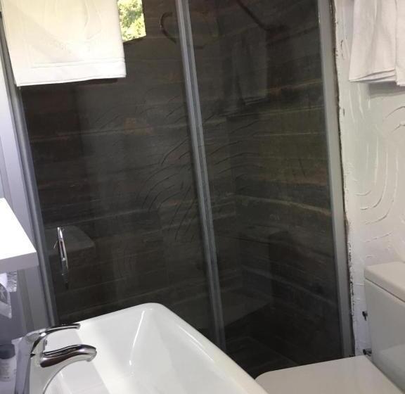 스위트, The Stone Castle Boutique