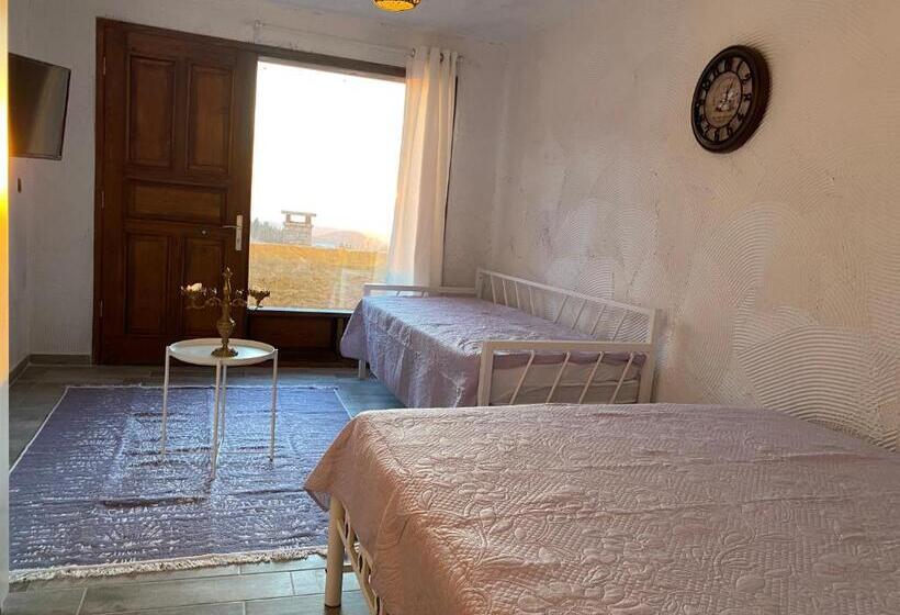 스탠다드 룸 산 전망, The Stone Castle Boutique