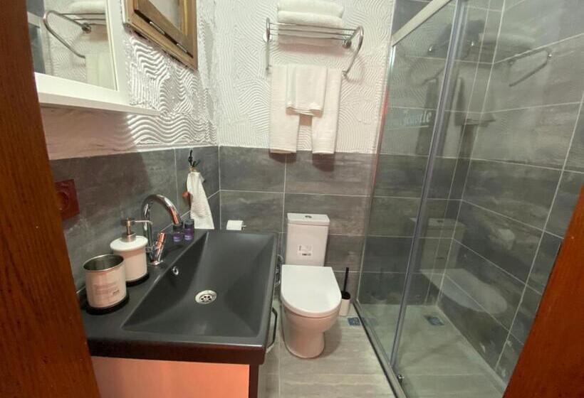 스탠다드 룸 산 전망, The Stone Castle Boutique