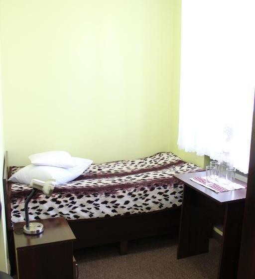 חדר סטנדרט לשלושה, Zhyttedar