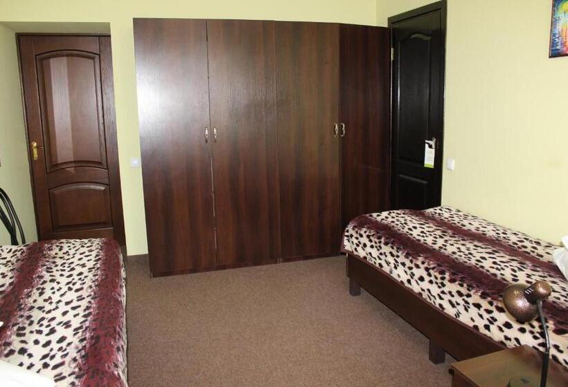 חדר סטנדרט לארבעה, Zhyttedar