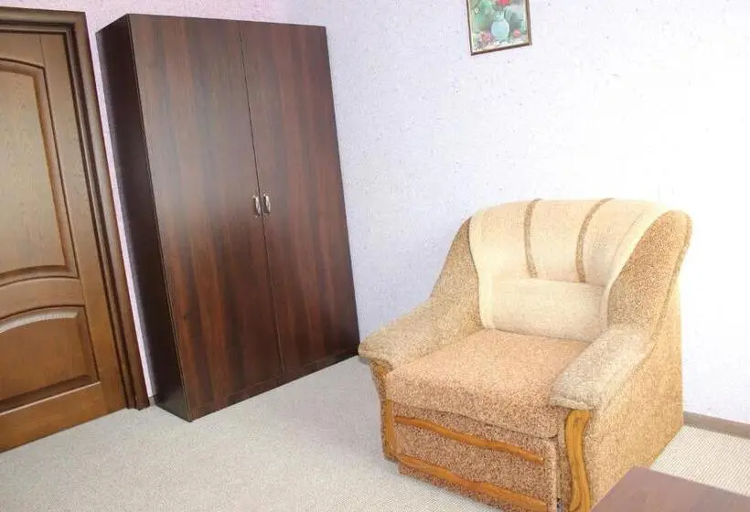 Studio Superior, Zhyttedar