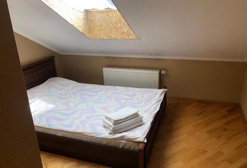 Номер Economy, галицькі витребеньки