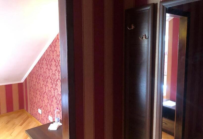 Номер Economy, галицькі витребеньки