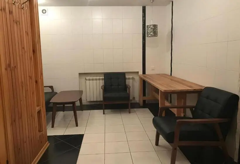 プール付き１ベッドルームヴィラ, приватний будинок для сімейного відпочинку з басейном і сауною