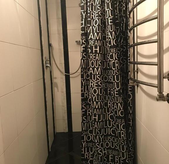 וילה עם חדר שינה אחד ובריכת שחיה, приватний будинок для сімейного відпочинку з басейном і сауною